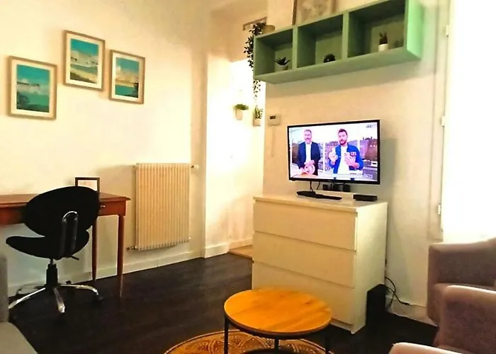 Апартаменты Le Joli - T2 - Cosy - Wifi - Tv - Lave-linge